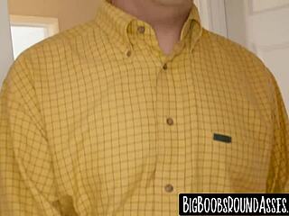 WOW YUMMY PHAT ASS GAL Hooters MELONS TOYS DILDO PUSSY DRILLED HARDCORE!