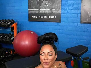huge ass latina fuckn' big cock dude at gym... damn tight pussy