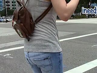 Florida Girls Desperately Wet Pants In Jeans Panic