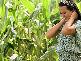 sassy mia bangs in cornfield 4k sex teaser