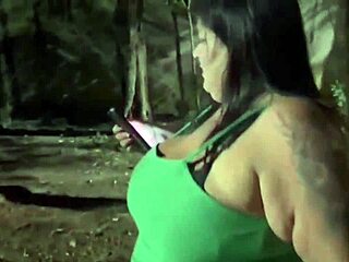 Paguei Jantar, Ela Deu Boquete Selvagem No Mato!