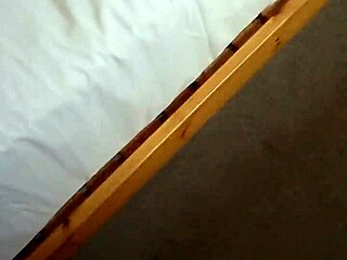 Dirty housewife cams homemade orgasm with another stranger in her amateur session