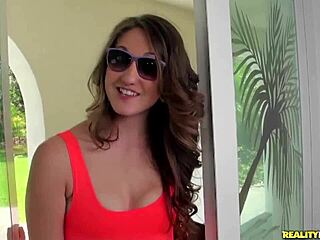 Keegan's teasing kisses spark fiesta heat