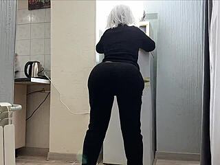 Mature milf's tight big ass takes full anal dick pounding homemade