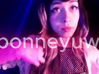 Bonneyuwu's tight petite twerk ignites my deepest sexual cravings