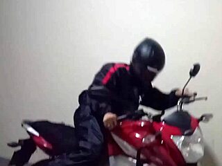 hey, that lucky uber moto guy scores hot latina blowjob outdoors?