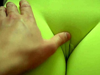 wanna watch me rub tight wet pussy in leggings??