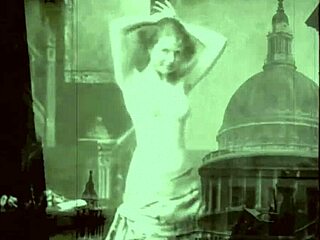 Vintage hairy beavers spread wide in antique erotic beaver feast