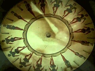 Vintage hairy beavers spread wide in antique erotic beaver feast