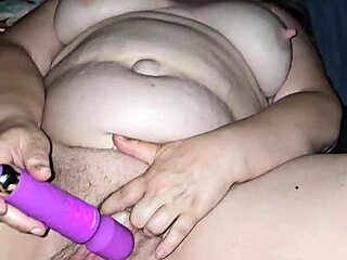 whoa this vibrator drives her big ass milf to wild cum! 😱💦🍑