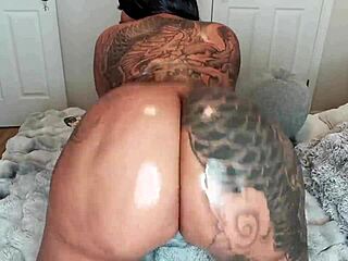i'm twerkin my oily ebony ass... lovense vibes makin it shake for worship!