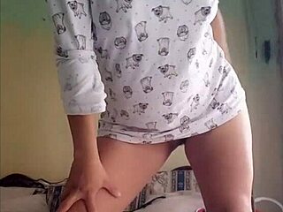 Daring Latina Housewife Skirts Boss's House Pantyless for Raw Fuck