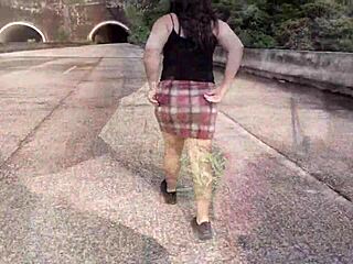 Hot CHUBBY LATINA MILF Fucks DOGGYSTYLE in Street Bareback Gaping Ass