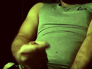 god i love watching my slo-mo cumshot explode from this muscular body