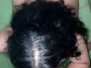 se lo chupe todo al tipo en el baño del gym con su monster cock deepthroat swallow