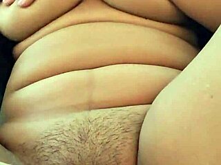 beautiful latina teen masturbates tight pussy with cucumber 🍆💦