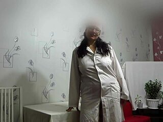 DOCTOR FISTS NURSE'S SHAVED PUSSY IN HOSPITAL FETISH WHILE MATURE COUPLE MASTURBATES!