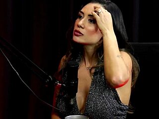 sempre foi exibida sensual na internet aproveita teste fidelidade taluane boom red sheer
