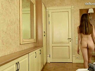 hot virgin brunette abel rugolmaskina fingers tight pussy