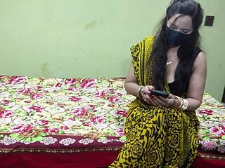 pakistani hot aunty called her guy and shoved his lund deep in her gand hindi audio