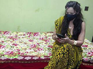 pakistani hot aunty called her guy and shoved his lund deep in her gand hindi audio