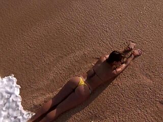 Sexy surf models strutting slow-mo at 1000fps 😍🌊 hellokisses co rocking those beach vibes!