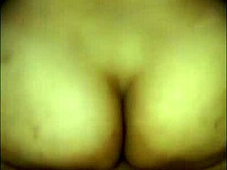 indonesian wife invites young stud home for fuck 🍆🏠