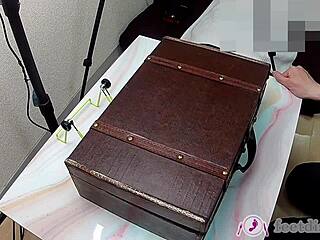 Feetdish Vol 2 Lilly Secretary Feet Box Tease