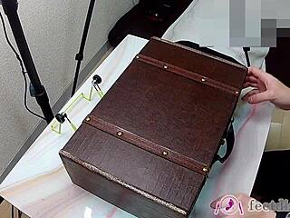 Feetdish Vol 2 Lilly Secretary Feet Box Tease