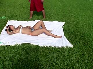 Super Lovely Couple Deepthroat Kissing Outdoor Field Banging