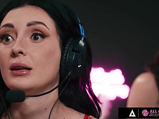 Sexy Gamer Ditches Stream For Oiled Roommate Scissoring