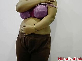 PREGNANT MATURE PUSSY SPREAD FIRST TIME
