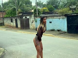 esposa gozando na rua com rola dentro duas vezes?