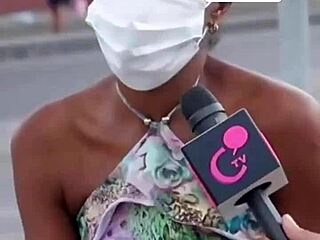 Venezuelan street vendor endures indecent proposals from ugly customers boldly