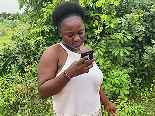 Itxqueen Fucks Jackson Deep Beside Her Daddy's Compound in Homemade