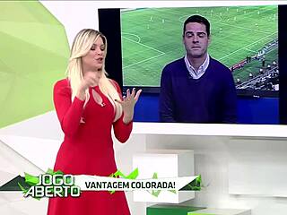 WOW RENATA FAN FLASHES SEXY GLAMOROUS RED CLEAVAGE IN OPEN GAME!