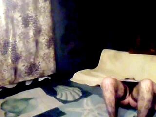 Watch horny milf klaudiaambergirl's erotic dance turn into hot fisting masturbation!