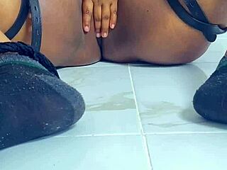 wanna see this fat ebony whore oil her big ass and tits then slam dildo deep in pussy??