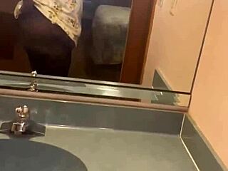 fat ebony slut shakes big tits and ass in memphis hotel room