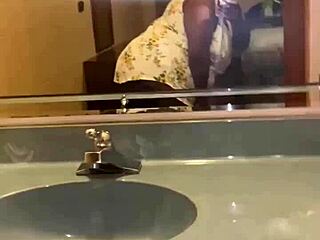 fat ebony slut shakes big tits and ass in memphis hotel room
