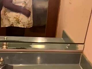 fat ebony slut shakes big tits and ass in memphis hotel room