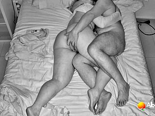 Azotes y Masturbacion Curvy Latina Chubby Ass Slaps Before Bed Wet