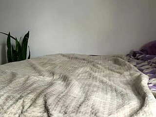 Pissing intensely while dildoing to monster cocks