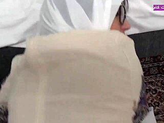 Watch this big ass Arab milf take homemade cumshot pounding