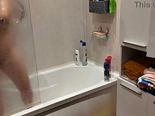 uh i caught stepsis showering her wet tits and pussy...