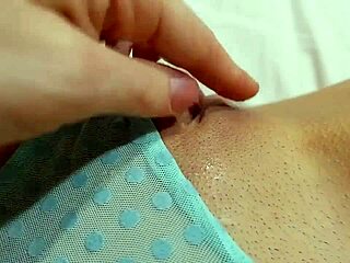 petite french amateur caresses wet chatte after work