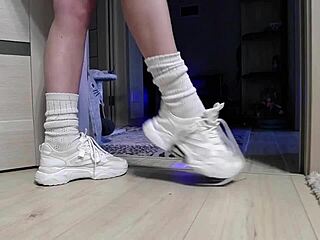 wow those delicate legs in sneakers need worshipping now!!
