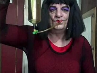 shy bisexual crossdresser stuffs himself full with toys in homemade amateur session