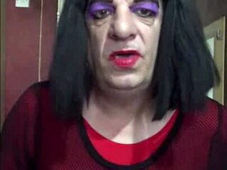 shy bisexual crossdresser stuffs himself full with toys in homemade amateur session