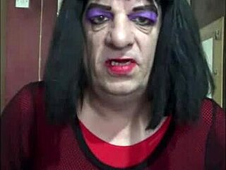 shy bisexual crossdresser stuffs himself full with toys in homemade amateur session